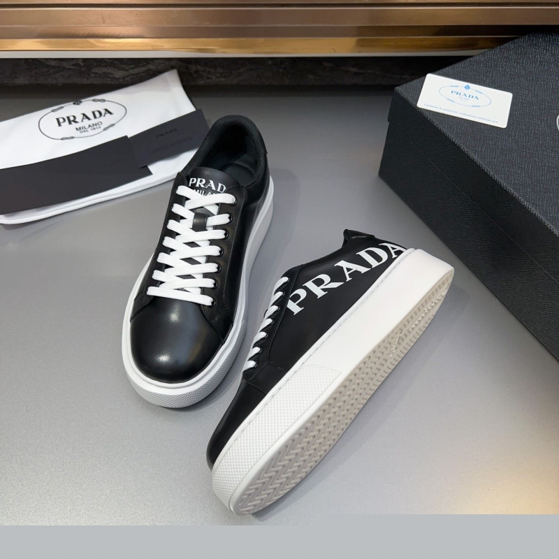 Pra*a casual shoes